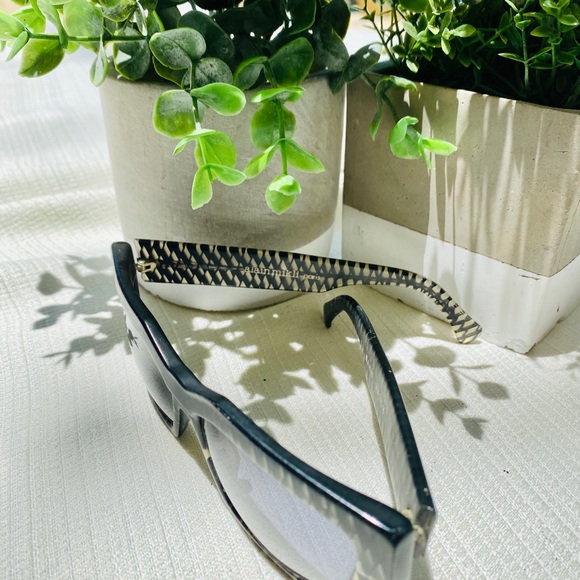 Alain Mikli  Black Sunglasses - Picture 3 of 4